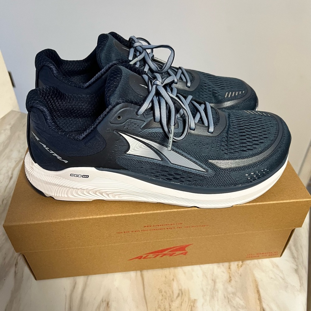 Altra Men Sneakers- Navy Blue size 10